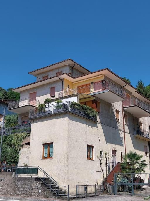 Casa Elly Apartamento Riva di Solto Exterior foto